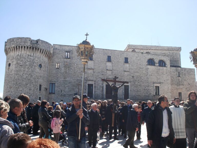 La Settimana Santa a Conversano: un viaggio tra fede, tradizione e suggestione